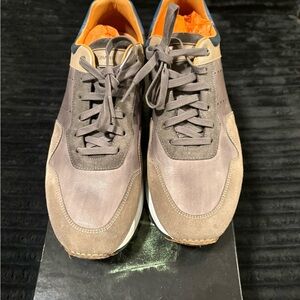 Magnanni Varenna in the Tierra Grey size 10